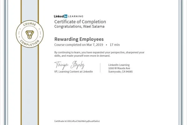 Rewarding-Employee-2.jpg